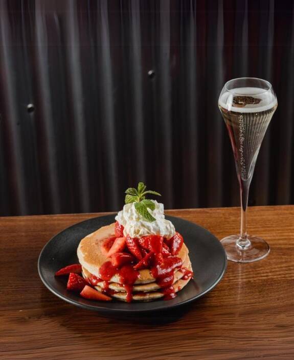 strawberry pancakes with prosecco