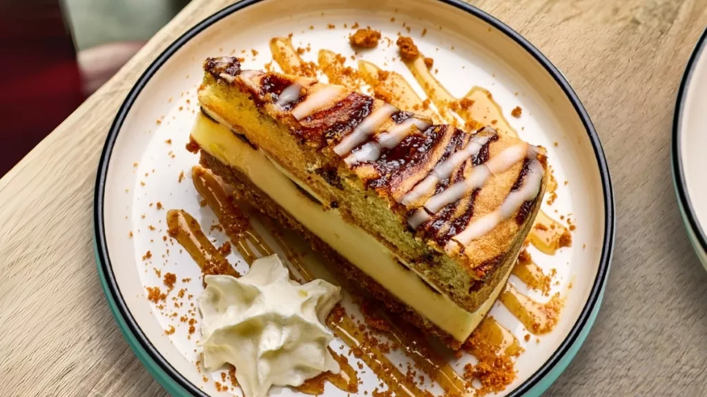 cinnamon swirl cheesecake dessert