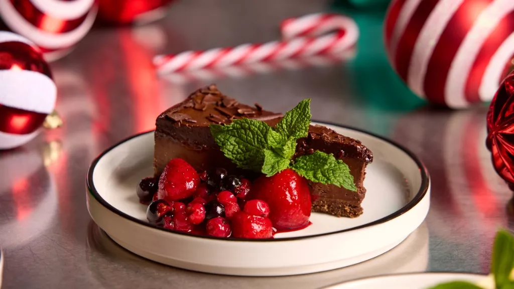 MERRY BERRY MUD PIE
