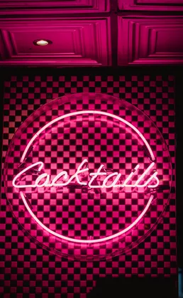 cocktail neon sign