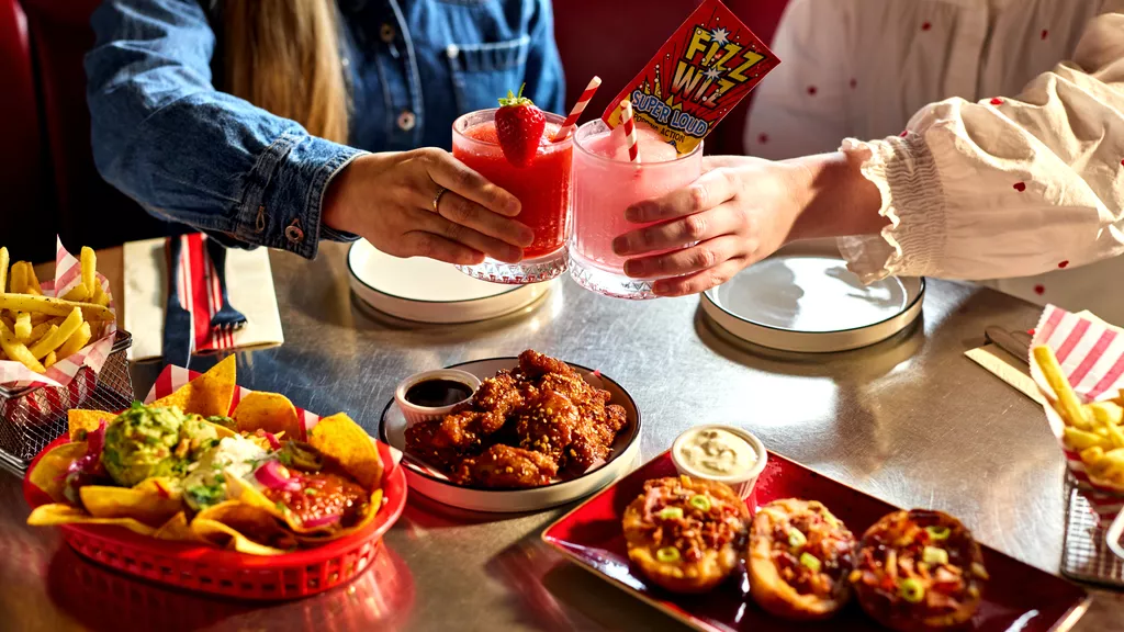 bottomless brunch cocktails