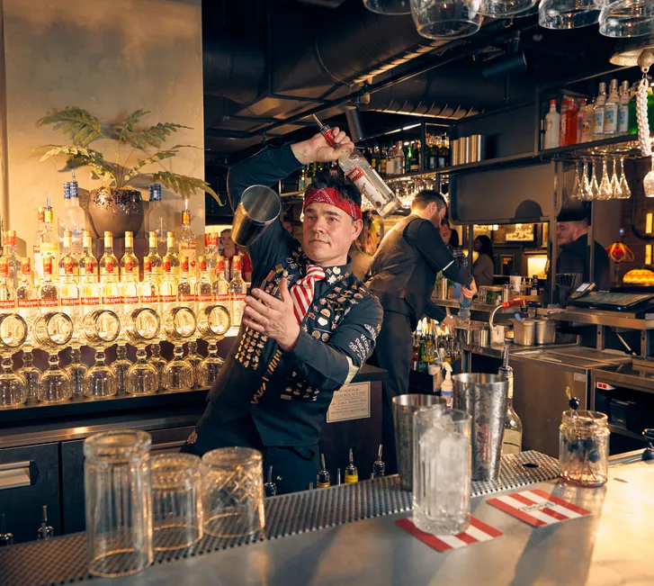 Bar flairing cocktail masterclass