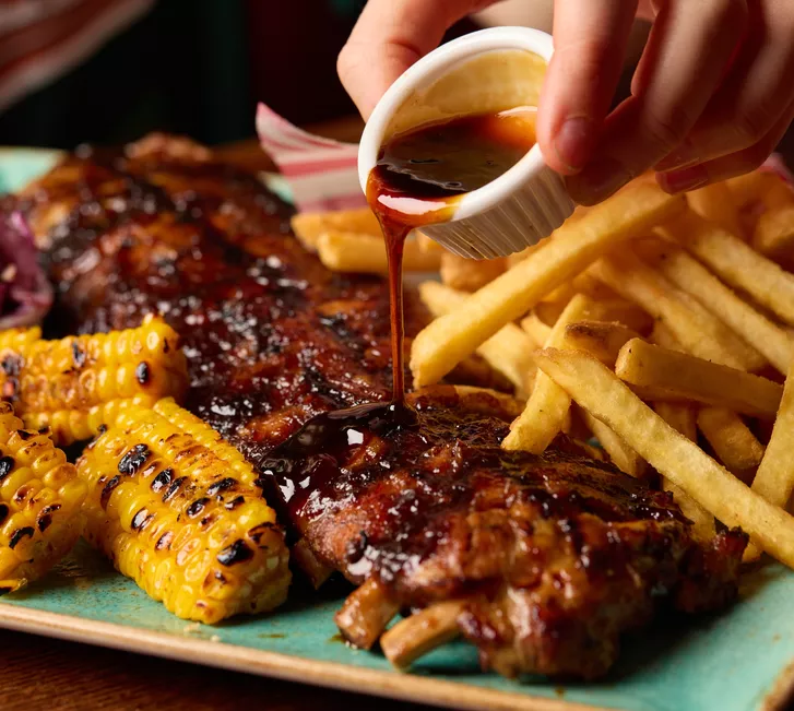 Ribs with sauce